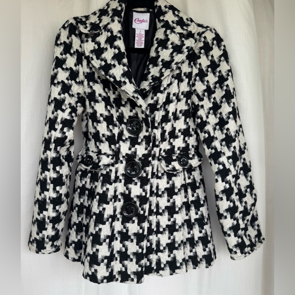 Candie’s Classic style Black & White Houndstooth Pea Coat. Size S